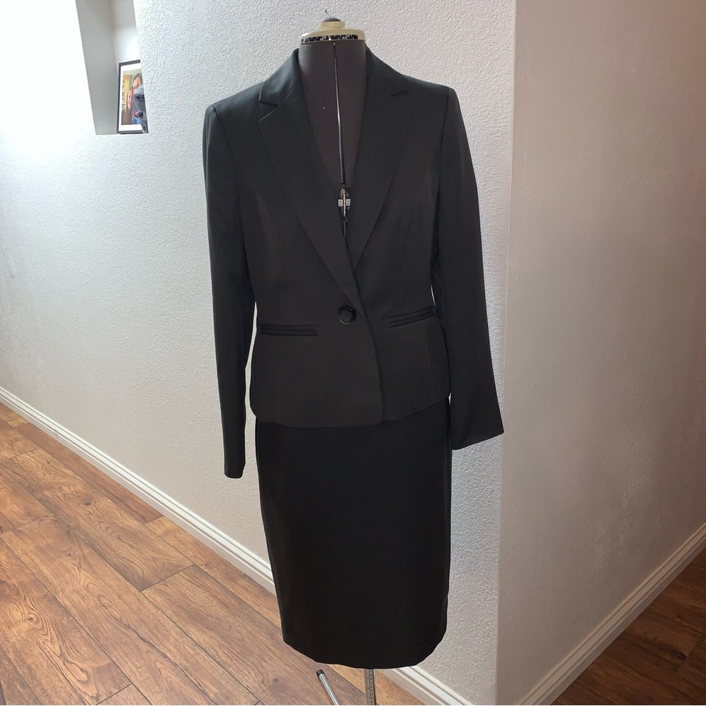 Le Suit Skirt Suit
